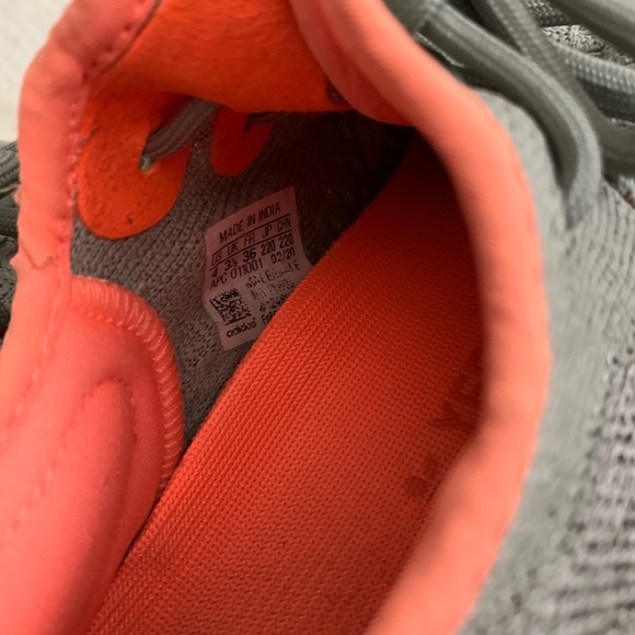 Yeezy Boost 350 V2 Desert Sage Size US 4 - Picture 4 of 5